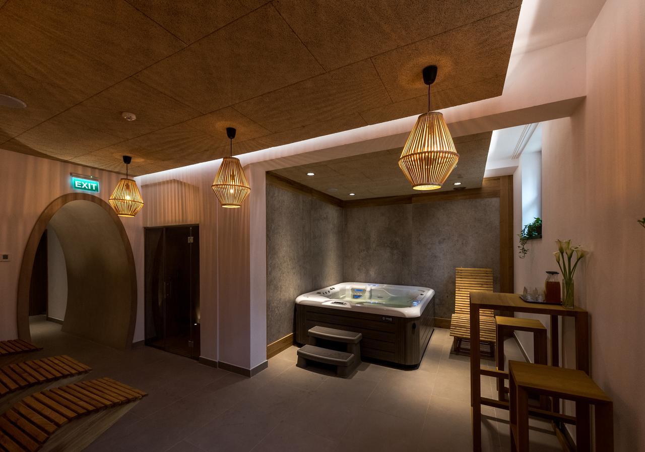 Fidelitas Hotel Sfântu-Gheorghe Buitenkant foto